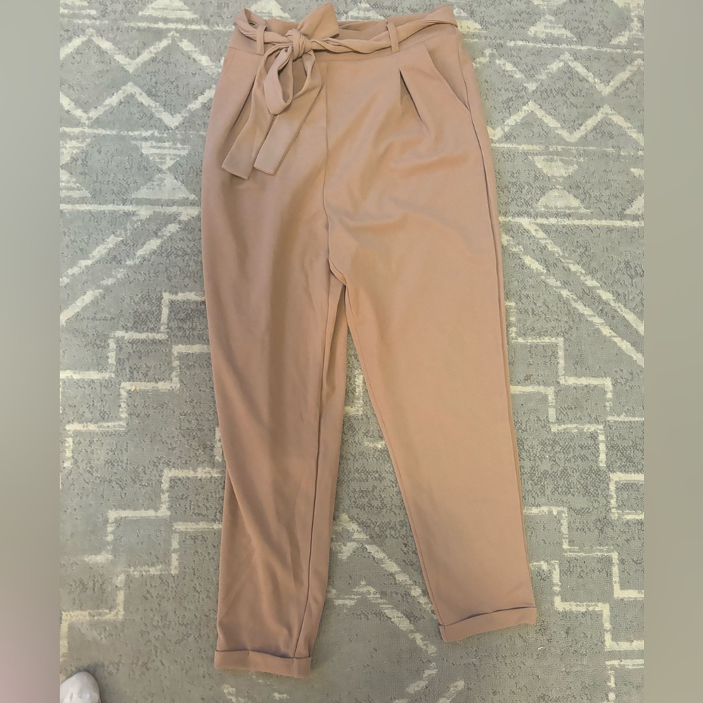 Cute dress pants very comfortable worn once.